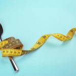 برای کاهش وزن تا تابستان، باید این ۱۱ غذا را از رژیم غذایی خود حذف کنید برای کاهش وزن تا تابستان، باید این ۱۱ غذا را